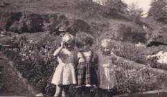 Costume history and fashion history photo 1951 - 3 children