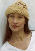 Straw cap style hat perfect for golfing.