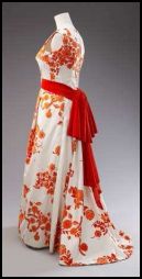 The Queen's 1972 State Visit Evening Dress. White velvet and red.
