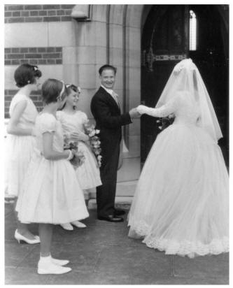 1961 Wedding Dress Photo Bride Vera and Bridesmaids - 1960s Vanity Case