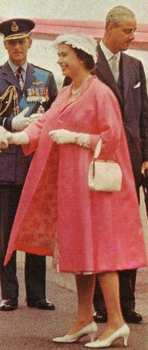 Queen Elizabeth Ii S Clothes 1