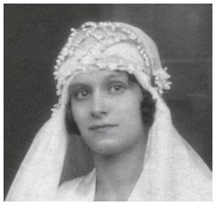Wedding veil headdress worn by (Mary) Veronica Standen 1931 - Gorton