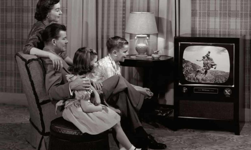 1950s social history the rise of TV old family photo