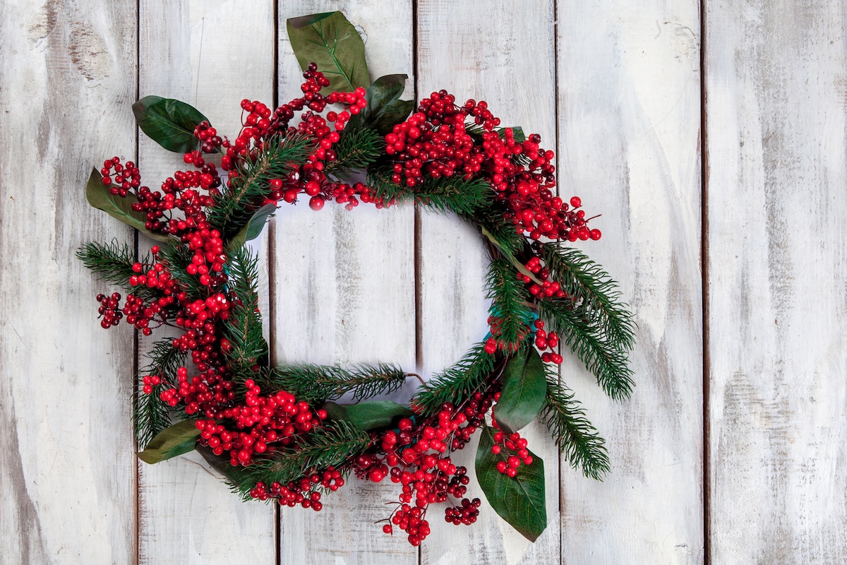 Christmas Customs - The Tradition of the Holly and the Ivy