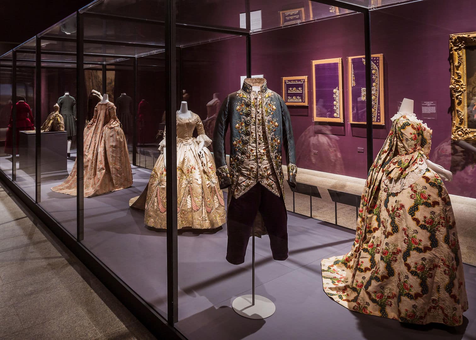 Timeline for women's fashion from 1665 until present day