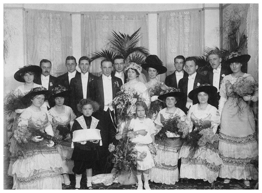 1912 Fashion Titanic Era Dress Wedding Pictures of Bride and Group ...