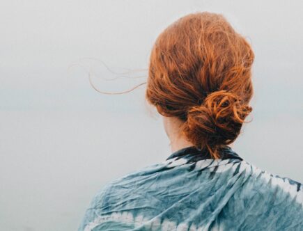 how to stop my hair from frizzing in humidity
