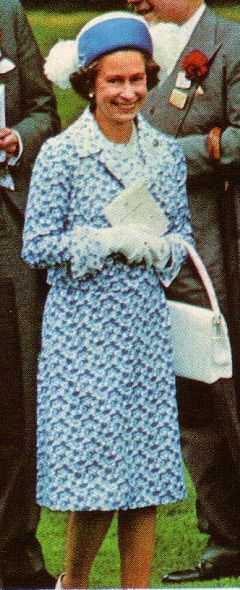 Queen Elizabeth Fashion - Dresses for Queens 1960s - 1970s | Fashion-Era