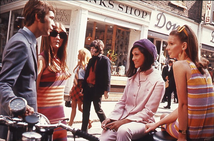 "Swinging London": Young adults in London's Carnaby Street